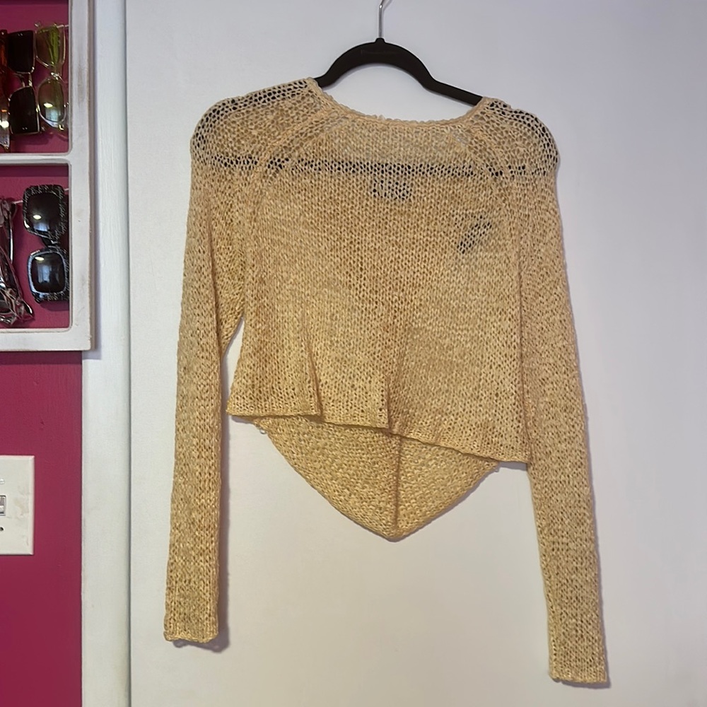 Long-sleeve Backless crop-top